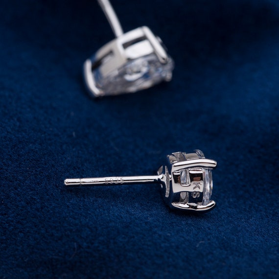 Dew Orecchini A Perno In Argento Sterling 925 E Zirconia Cubica, In Scatola Regalo