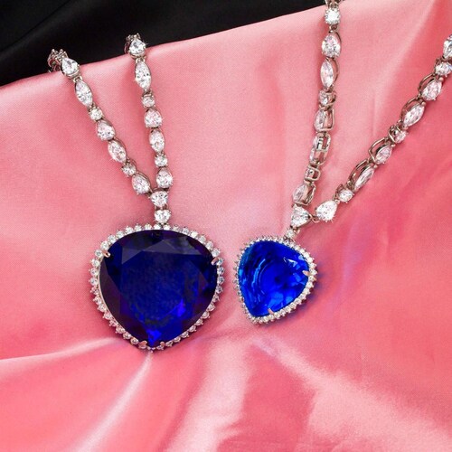 The Titanic Heart of the Ocean Necklace 