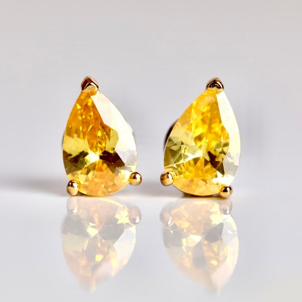 Teardrop Pear Shape Stud Earrings with Simulated Canary Yellow Diamond 5A Cubic Zirconia 1.5 carat in 925 Sterling Silver 18k Gold accents