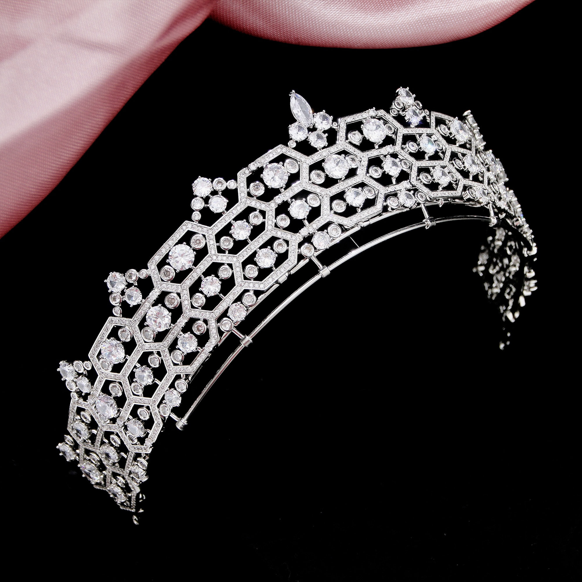 The Greville Honeycomb Tiara, Queen Elizabeth Bowes-lyon the Queen
