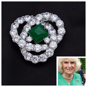 Queen Mary’s Emerald Celtic Knot Brooch Reproduction, St Patrick’s Day, Irish Brooch