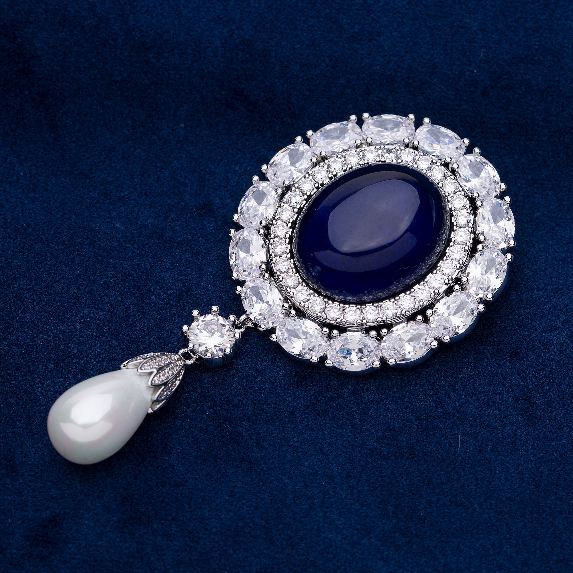 Francoise Montague ゼラニウム　ブローチ Francoise Montague ゼラニウム ブローチ