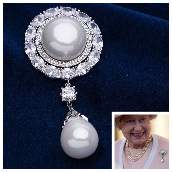 The Cambridge Pearl Pendant Brooch Replica FULL SIZE, Luxury Exclusive. Kate Middleton Princess of Wales, Queen Elizabeth 11 (7.5 x3.5cm)