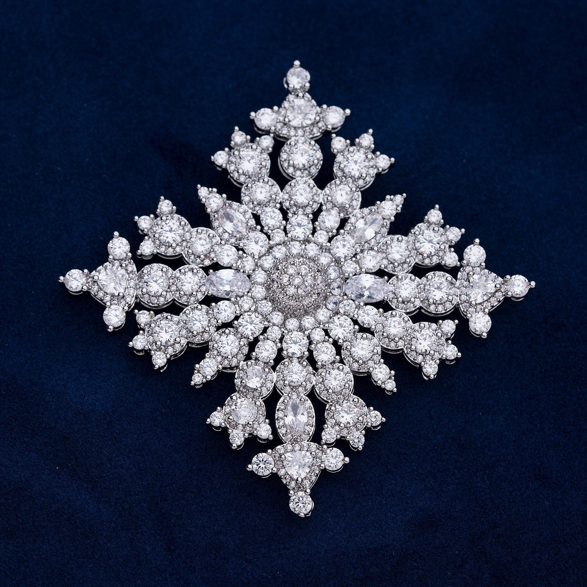 Spilla A Fiocco Di Neve EVER FAITH Con Cristalli Austriaci E Strass - Gioiello Invernale In Argento 925 Per Abiti E Accessori - 2