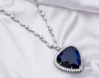 The Titanic Heart of the Ocean Necklace Slightly Smaller