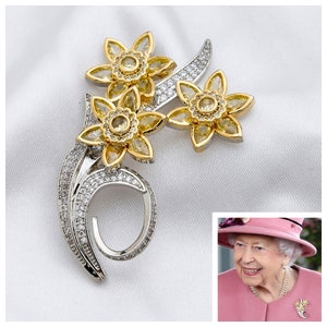 LAST ONE Queen Elizabeth’s Welsh Daffodil Petite Lapel Diamond Jubilee National Emblem Brooch reproduction