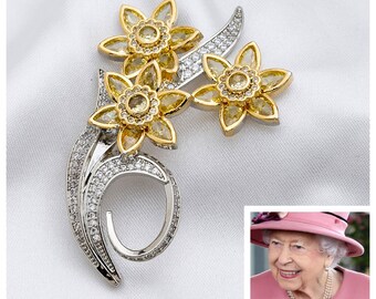 Queen Elizabeth’s Welsh Daffodil Petite Lapel Diamond Jubilee National Emblem Brooch reproduction