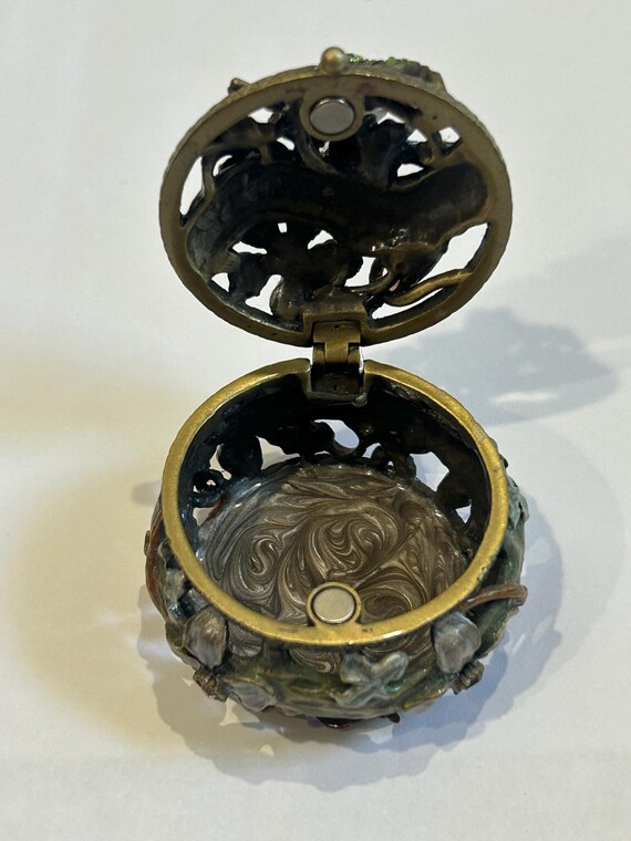 Vintage Filigree Rhinestone Frog Themed Hinged Trinket Box