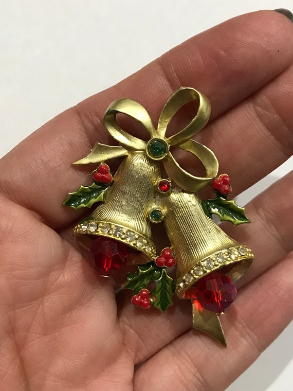 Holly And Bells Crystal Rhinestone Christmas Brooch Pin – Gold Plated
