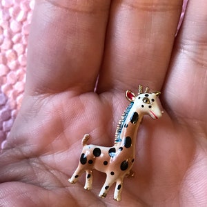 Vintage 1960s Mini Giraffe Pin image 1