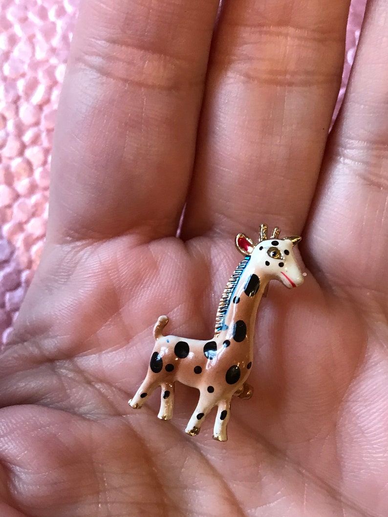 Vintage 1960s Mini Giraffe Pin image 1