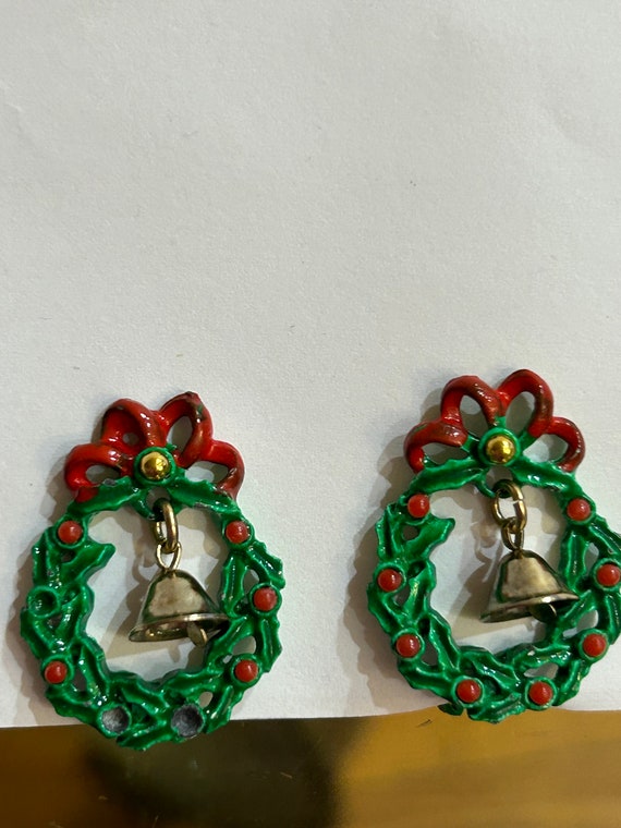 Vintage Clip On Christmas Holiday Wreath Earrings