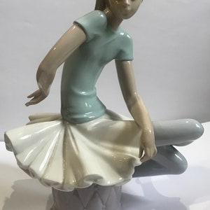 Figura niña Mi primera clase de ballet - Lladro-Canada