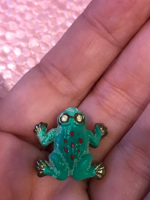 Vintage Frog Brooch Pin Gem