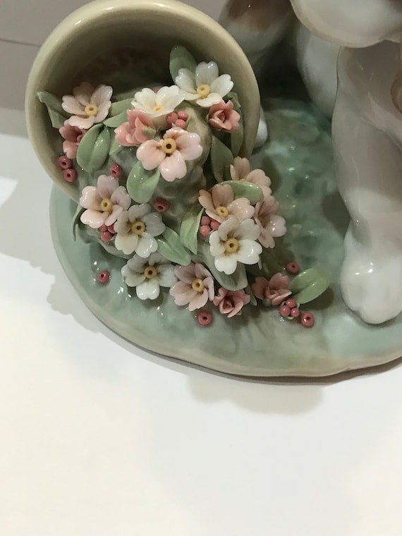 It Wasn't Me Dog With Flower Basket #7672 by Lladro Figurine - Etsy