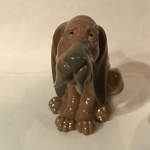 Dog Timid Dog #5111 by Lladro Figurine