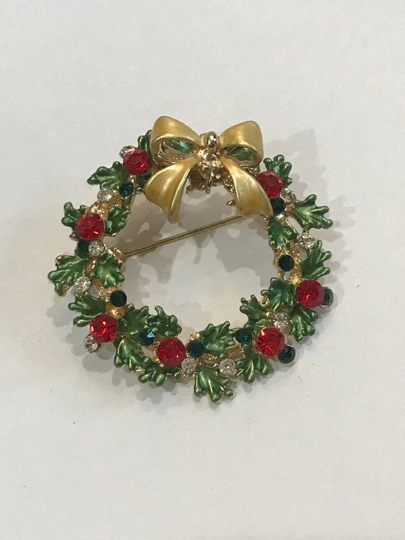 Vintage Christmas Holiday Wreath Brooch Pin