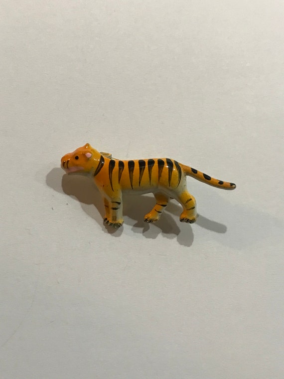 Vintage Tiger Brooch Pin