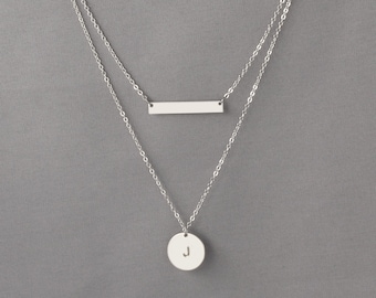 Gepersonaliseerde sterlingzilveren gelaagde ketting, gelaagdheid eerste schijf ketting, monogram schijf gelaagde ketting set, gepersonaliseerd cadeau-idee
