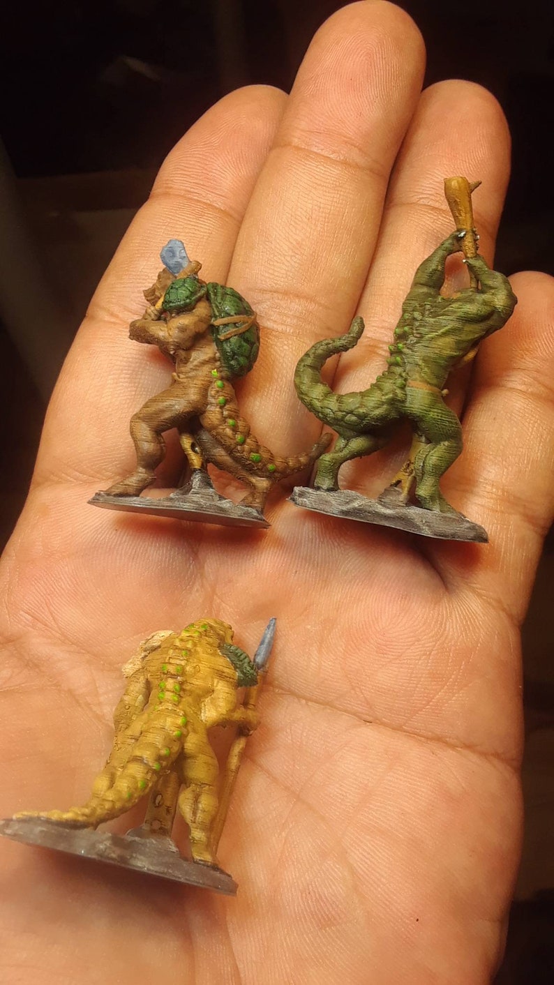 D/&d miniature lizard men set1 leader w2swords heavily armoredmini by wrath of kings7 misc lizard men wvarious weapons from 3d print