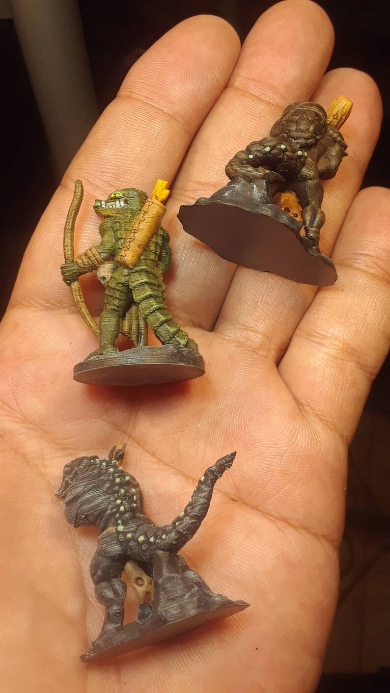 D/&d miniature lizard men set1 leader w2swords heavily armoredmini by wrath of kings7 misc lizard men wvarious weapons from 3d print