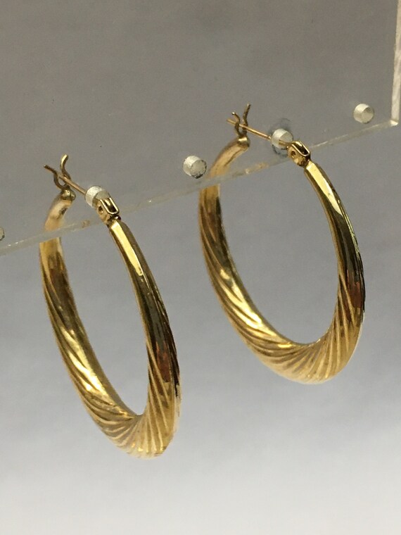 Vintage 14k gold earrings Gem