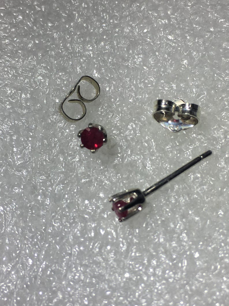 Ruby stud earrings bild 3