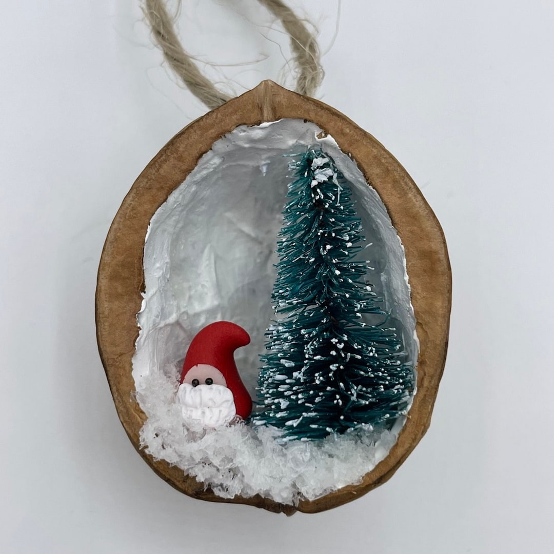 Santa in a Nutshell, Handmade Walnut Shell Christmas Decoration - Etsy