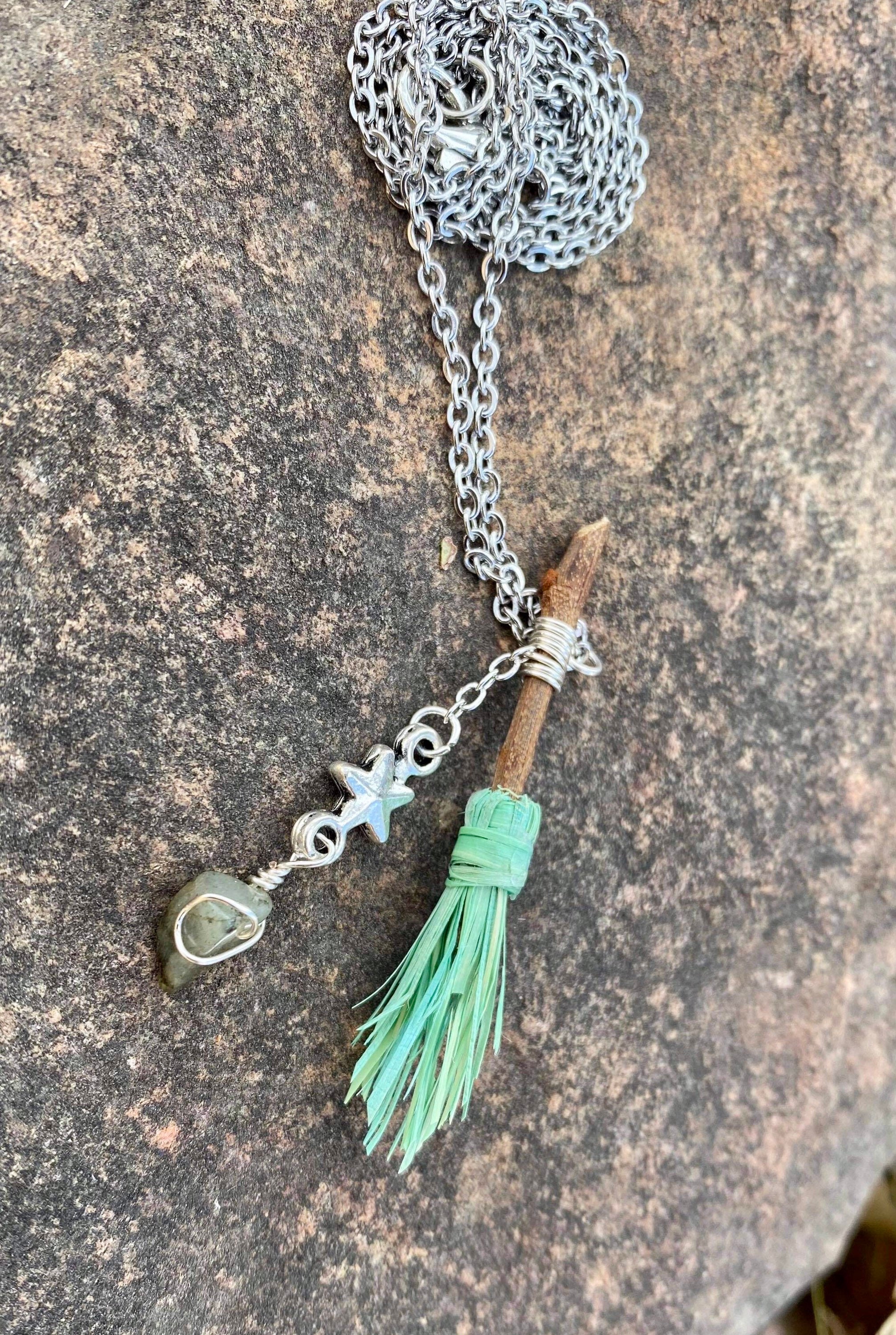 Green Raffia broom necklace with Labradorite Etsy