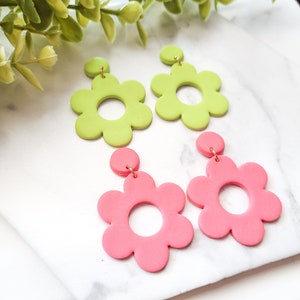 Daisy Dangle Clay Earrings, Polymer Clay Earrings, Boho Flower Earrings, Clay Daisy Earrings, Clay Flower Earrings, Spring Floral Earrings