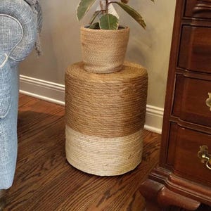 Natural Seagrass Pouffe, Hand Weave Round Footstool with Wood Frame