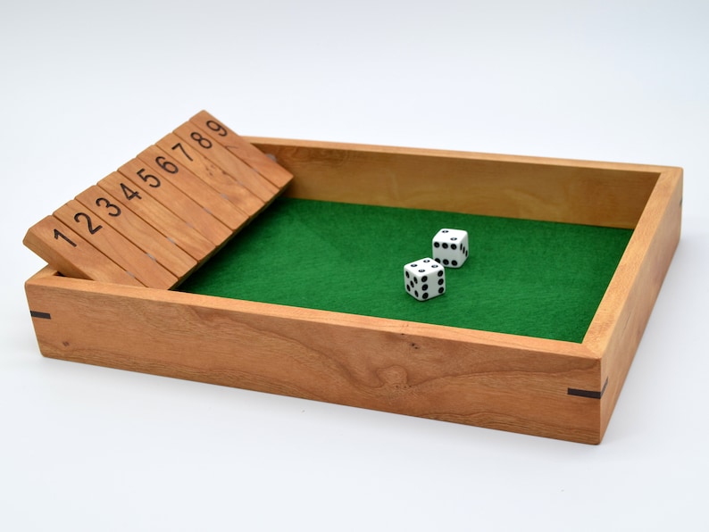 Stäng lådan, handgjort tärningsspel, klassiskt pubspel, vintage bild 4
