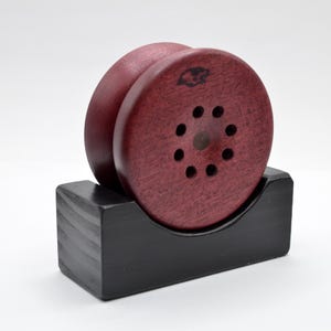 手作りの木製ヨーヨー：ウルヴァリン・ヴィンテージスタイルのヨーヨーおもちゃ（ウォールナット製車軸付き）