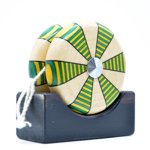 Yoyo, Heritage Series Classic Wooden Yo-Yo with Ball Bearing - Handcrafted Vintage Toy for Kids and Adults