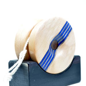 Yoyo, Victory Series Special Fixed Axle Yo-Yo - Handcrafted Vintage Toy for Kids and Adults