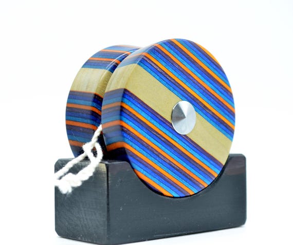 Handcrafted Wooden Yo-yo: Vintage Style Ball Bearing Toy