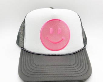 Cara feliz cor-de-rosa branca cinzenta Dois-Tonificada de <br> Crie Seu Próprio Produto! Chapéu do remendo do sorriso | Chapéu sorridente | Malha da espuma de <br> Entrega Rápida? Boné de beisebol unissex