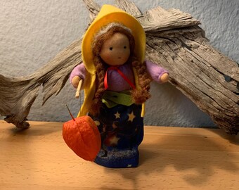 Girl with lantern - St. Martin's Day - St. Martin - seasonal table - 18 cm -