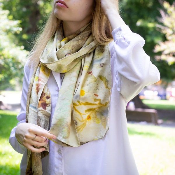 Natuurlijke zijden sjaal, hand geverfd, botanisch geverfde zijden sjaal, eco print sjaal, dames zijden sjaal, botanisch patroon, slow fashion, eco cadeau