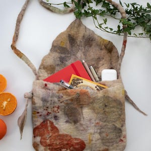 Handmade Felted Wool Shoulder Bag, Plant Dyed, Small Floral Purse, Eco Friendly Boho Bag, Artistic Crossbody bag, Unique Gift for Her