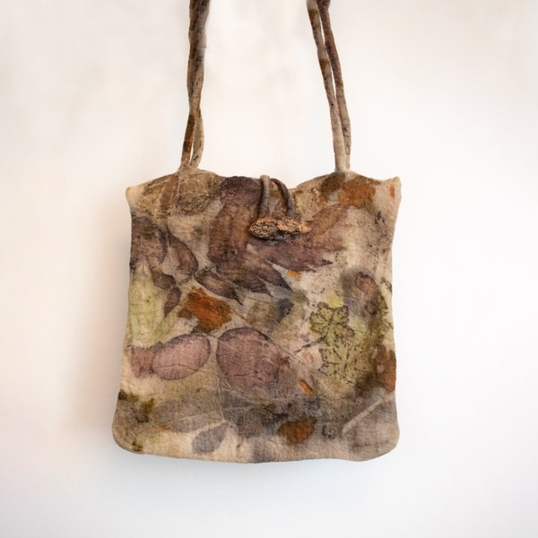 Tote bag, Handmade Tote, Plant Dyed Bag, Eco Friendly School Bag, Gift for Nature Lovers, Unique Shopping Bag, One-of-a-kind Woolen Bag