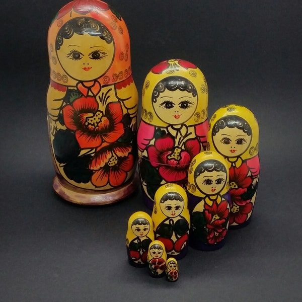 Russian Matryoshka Dolls, Vintage Russian Nesting Dolls, Handmade 8 piece Matryoshka Wooden Dolls, Babushka Dolls.