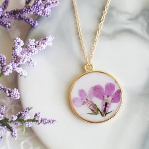 Handmade Pressed Pink Flower Resin Round Pendant Necklace| Real Flower Necklace Birthday Gift