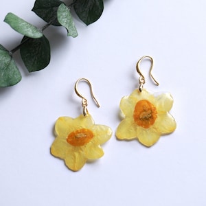 Handmade Pressed Daffodil Real Flower Dangle Earrings| March Birth Month Flower Sterling SilverEarrings