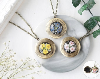 Pressed Real Flower Floral Round Locket Necklace| Gold Tone Vintage Photo Locket Pendant Necklace| Forget Me Not Resin Necklace