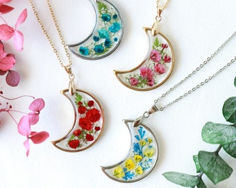 Handmade Pressed Flower Real Flower Floral Baby's Breath Crescent Moon Resin Necklace Mother's Day Gift for women girls