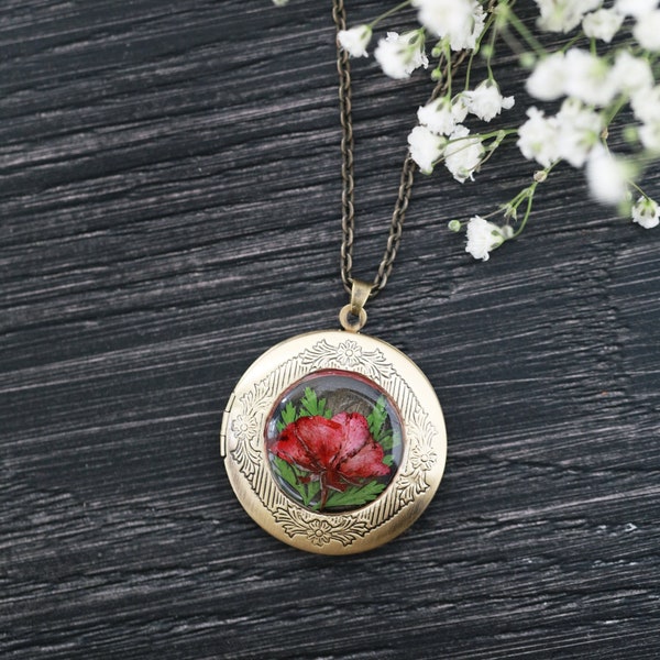 Pressed Flower Floral Rose Round Locket Necklace| Gold Tone Vintage Photo Locket Necklace|  Real Red Rose Locket| Handmade Botanical Jewelry