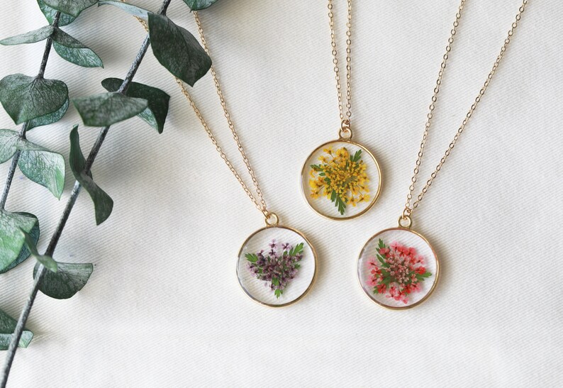 Pressed Flower Resin Round Pendant Necklace Real Flower Etsy