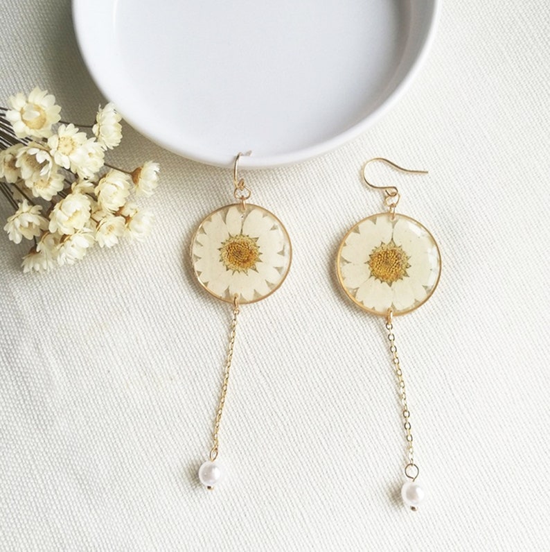 Handmade Pressed Daisy Earrings Dried Flower Daisy With Pearl Dangle Earrings Resin Flower Earrings image 3