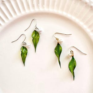 Handmade Real Green Leaf with Pearl Gold Tone Threader Dangle Earrings